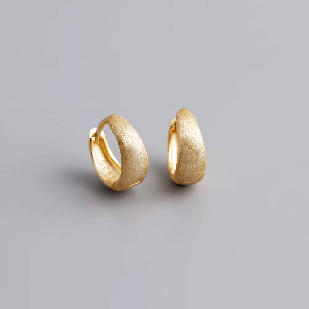 925 Sterling Silver Simple Wide Huggies Gothic Hoop Earrings for Women European Unisex Piercing Rock Jewelry Ear Buckles