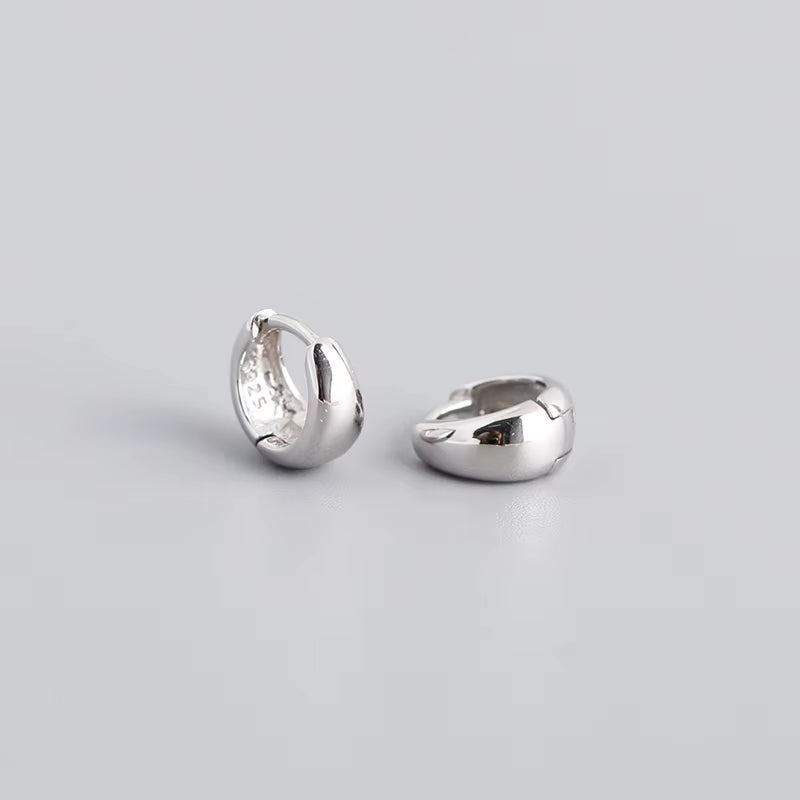 925 Sterling Silver Simple Wide Huggies Gothic Hoop Earrings for Women European Unisex Piercing Rock Jewelry Ear Buckles